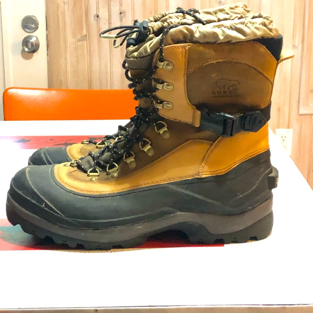 Sorel Mens Winter Boots with Thinsulate Insulation